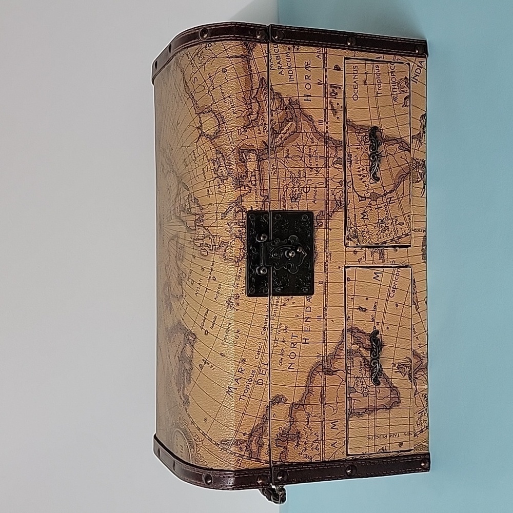 Vintage 1990s World Traveler Keepsake Box or Jewelry Box